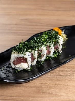 Uramaki de Atum com Crispy de Couve