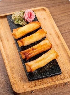 Harumaki de Salmão com Queijo-Creme